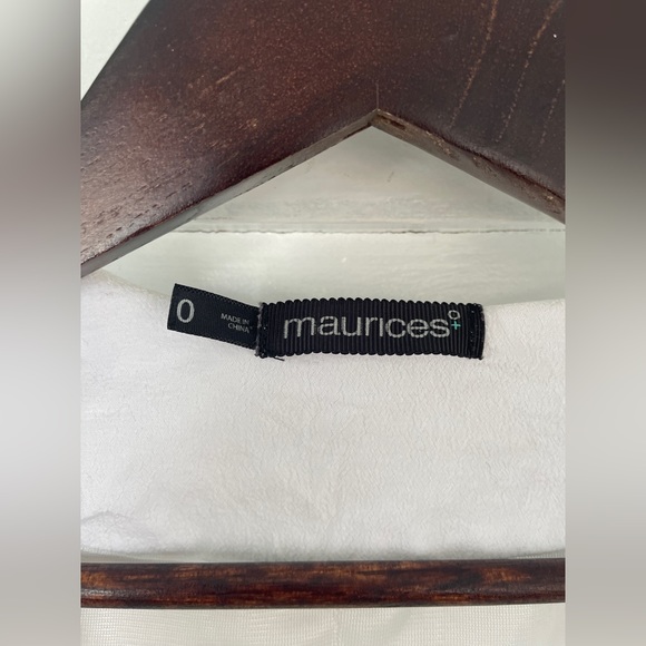 3/25 White Crepe Fabric Maurice’s Open Front Crop Blazer - Picture 3 of 10